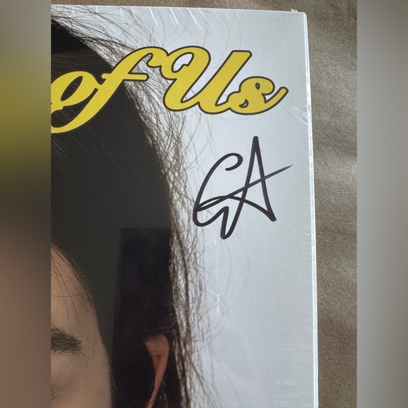 GRACIE ABRAMS THE SECRET OF US SIGNED AUTOGRAPHED YELLOW VINYL LP ALBUM ON COVER - Picture 5 of 15